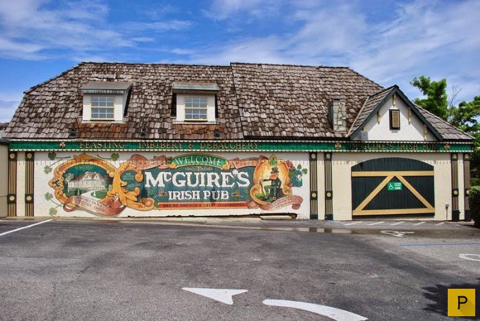  McGuire's Irish Pub    1   (10 )