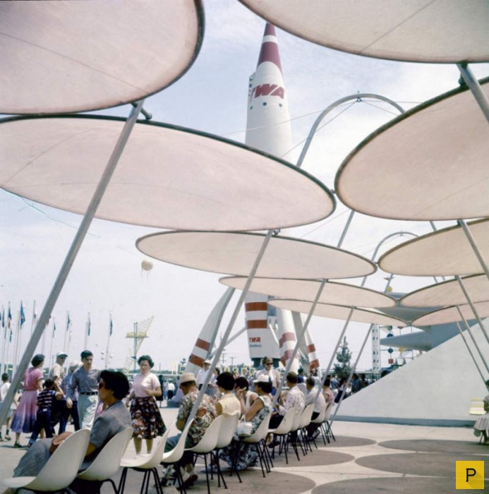 Открытие «Диснейленда» в 1955 году в Калифорнии (15 фото)