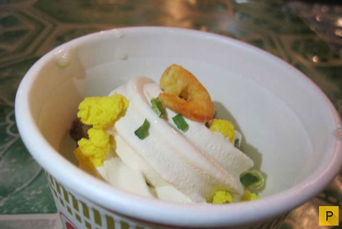 Новое японское мороженое с креветками и говядиной (4 фото)