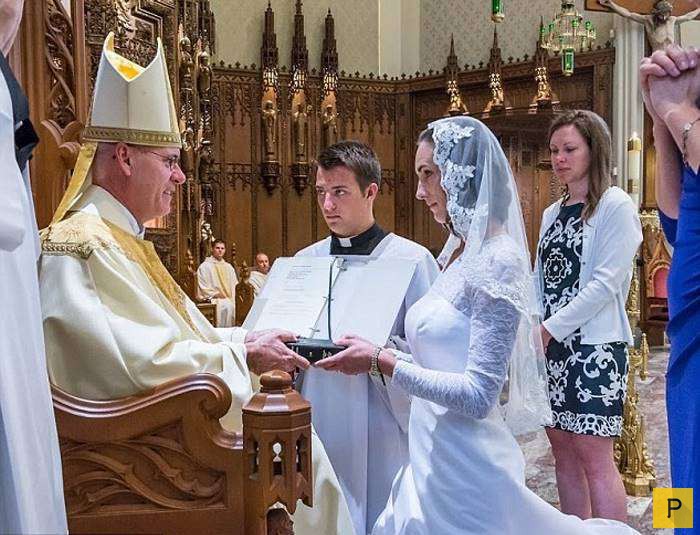 Девственница из США вышла замуж за Иисуса (11 фото)