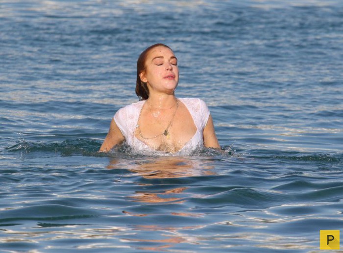 Линдси Лохан в купальнике (3 фото)