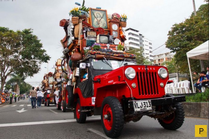 Парад нагруженных джипов в Колумбии (22 фото)