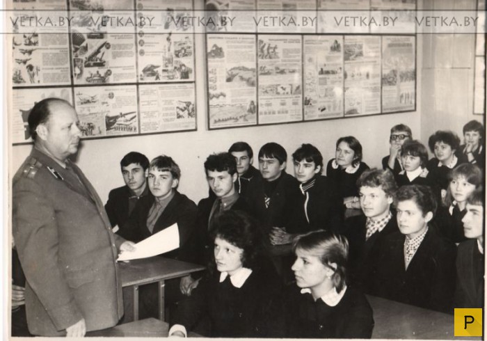 Уроки НВП в советской школе (14 фото)