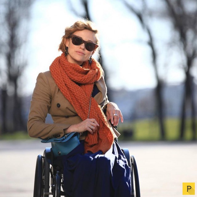 Ксения Безуглова, прикованная к инвалидной коляске, заботится о московских инвалидах (10 фото)