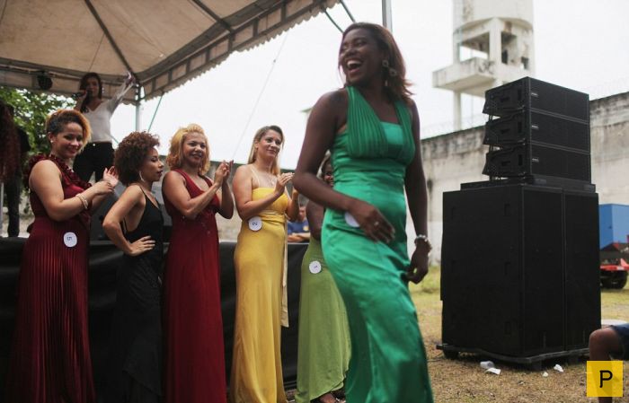 Ежегодный конкурс красоты Miss Criminal 2015 в бразильской тюрьме строго режима (15 фото)