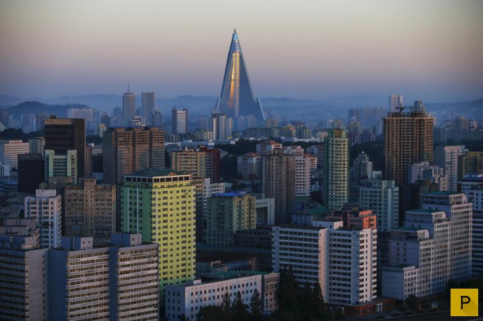 Необычная и очень красивая архитектура Северной Кореи (10 фото)