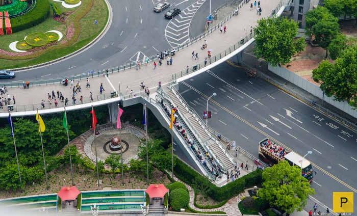 Новая достопримечательность Шанхая - круглый пешеходный мост (11 фото)