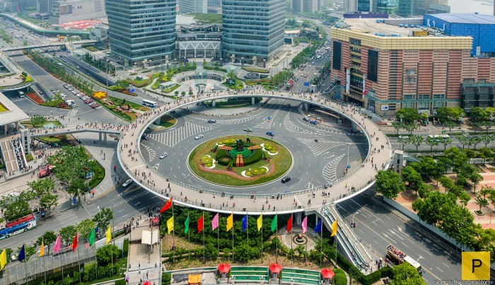 Новая достопримечательность Шанхая - круглый пешеходный мост (11 фото)