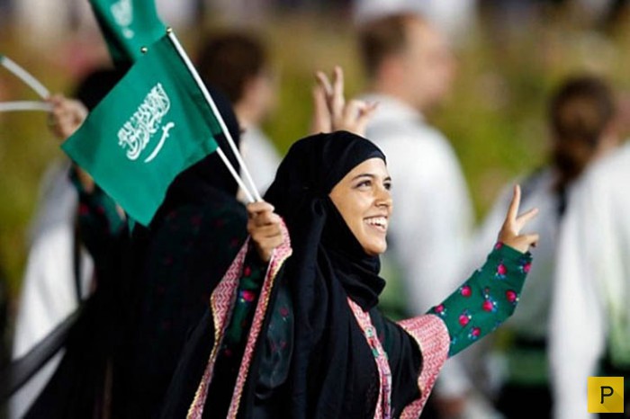 В Саудовской Аравии женщины впервые участвовали в выборах (15 фото)