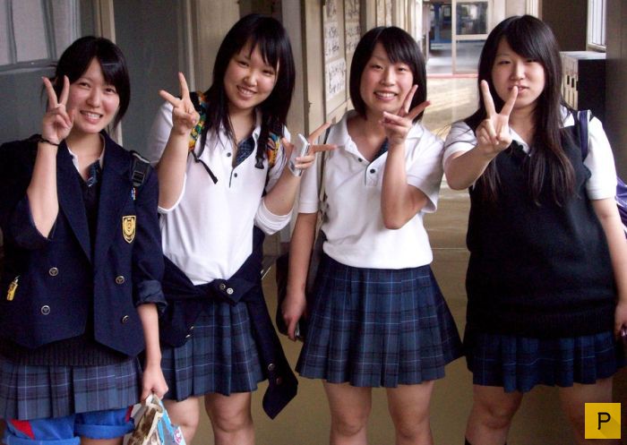 Японские школьницы без трусов фото