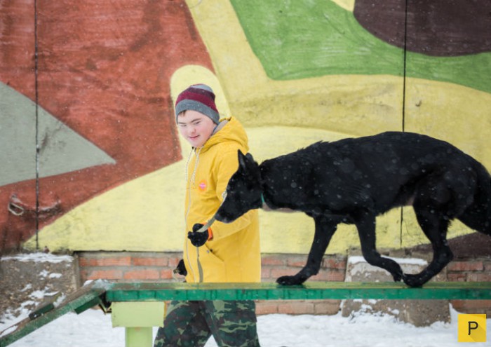 Дети с синдромом Дауна и собаки (16 фото + видео)
