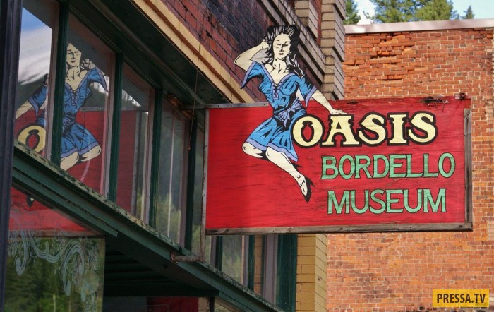 Необычный музей в американском штате Айдахо - бордель "Оазис" (8 фото)