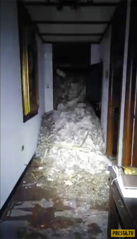 Шестеро выживших найдены в итальянском отеле после схода лавины (5 фото)