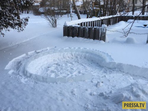 Новогодние забавы во дворе вашего загородного дома: создаем ледяные скульптуры