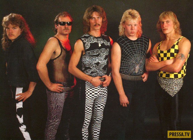 Странные и нелепые наряды рок-музыкантов из прошлого (25 фото)