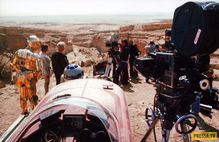 Потрясающие кадры со съёмок "Звёздных войн" 1977 года (24 фото)