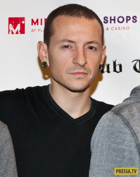 Солист американской группы рок-группы Linkin Park Честер Беннингтон покончил с собой.