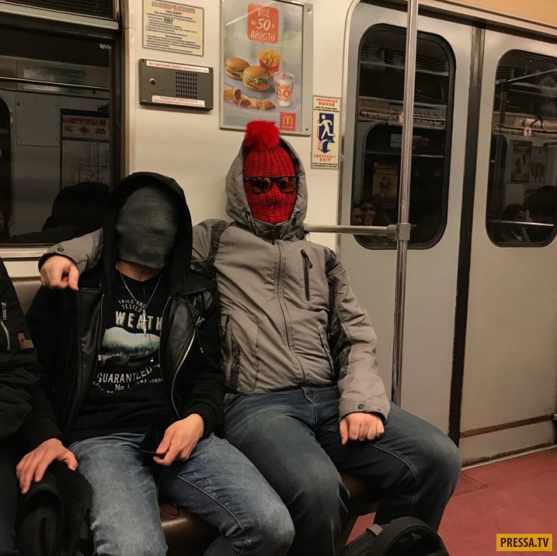 Забавные и странные люди из метро (36 фото)