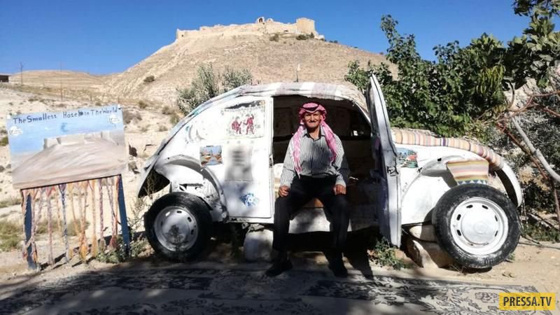 64-летний пенсионер из Иордании открыл мини-отель в пустыне (10 фото)