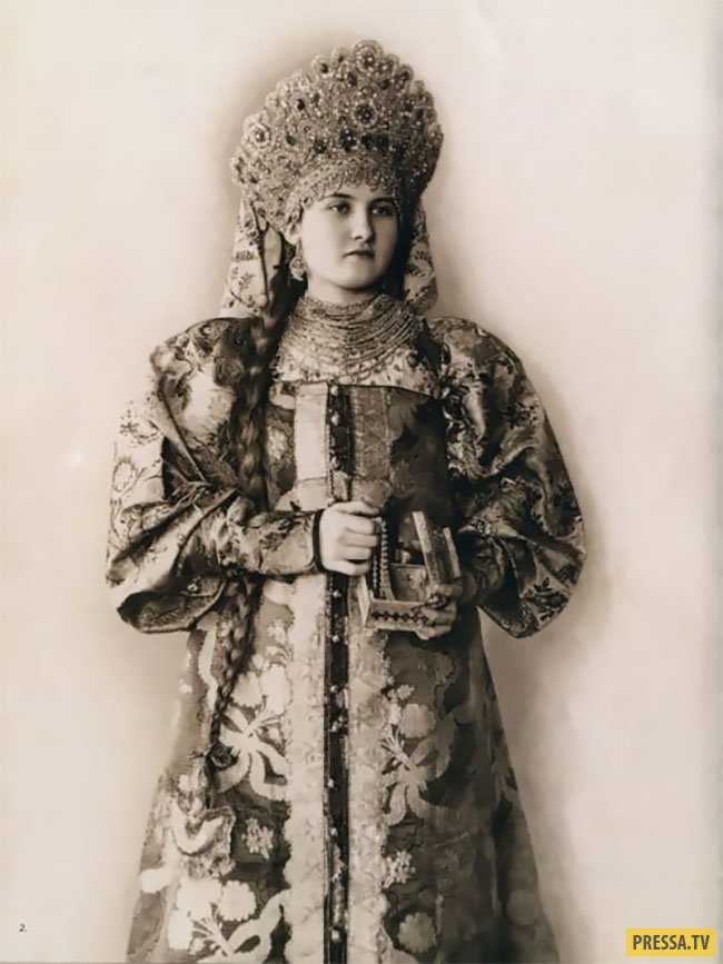 Исторические фото славянских девушек в традиционных костюмах (23 фото)