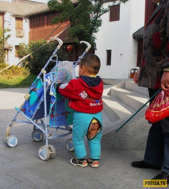 Китайская мода: кайданку - детские штанишки с дыркой на "интересном" месте (7 фото)