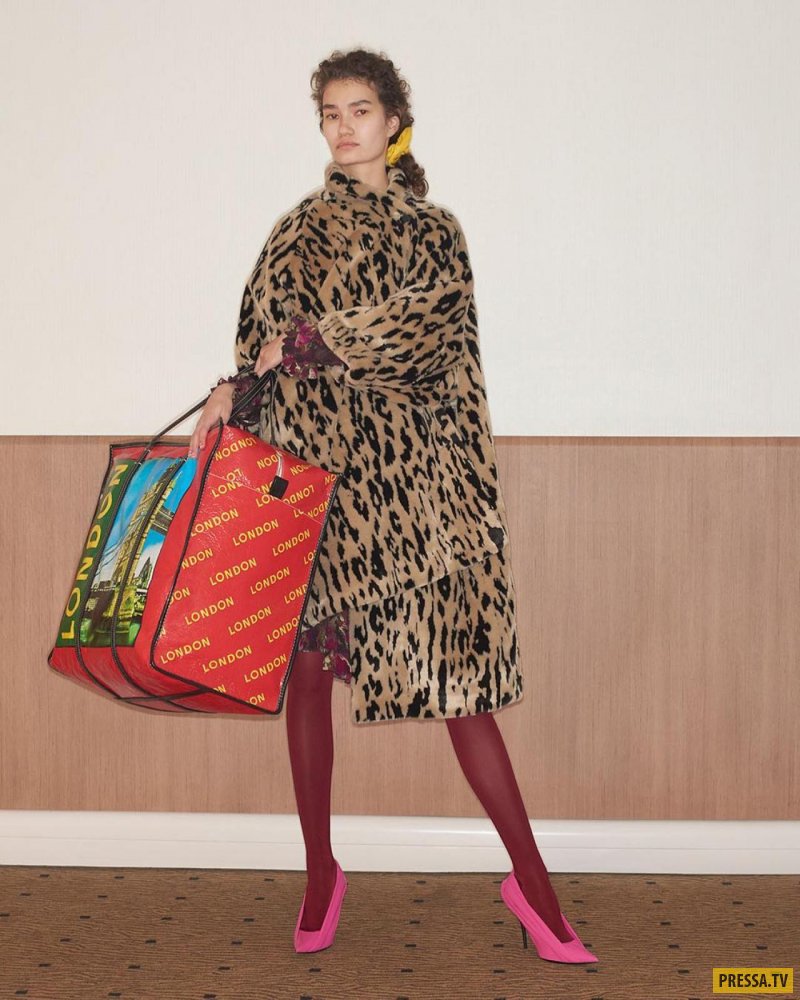 Что-то до боли знакомое... Модная сумка от французского дома мод Balenciaga за $2790 (9 фото)