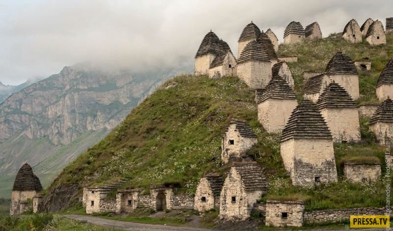 Даргавс - Город мертвых в Северной Осетии (23 фото)