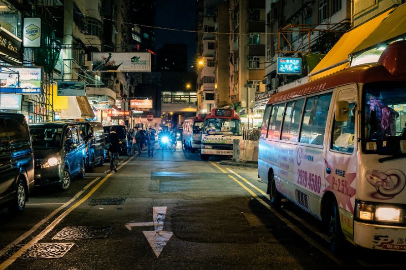 Гонконг - красочные улицы ночного города  (13 фото)