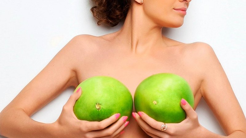 Ученые доказали, что мужчинам полезно смотреть на женскую грудь (8 фото)