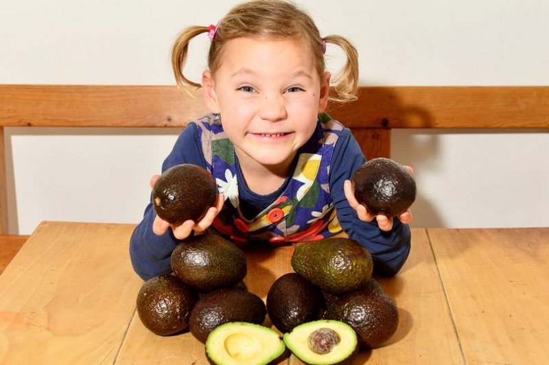 Количество приступов эпилепсии у маленькой девочки резко снизилось, благодаря авокадо (5 фото)