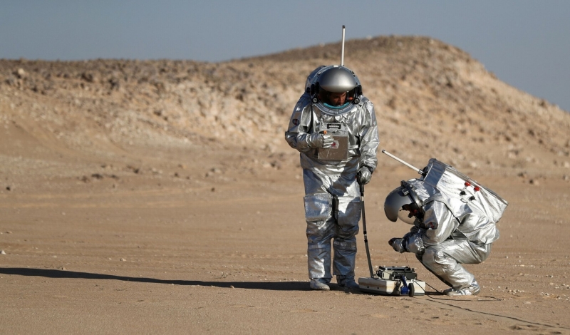 Готовятся жить на Марсе. Подготовка космонавтов в пустыне Офана
