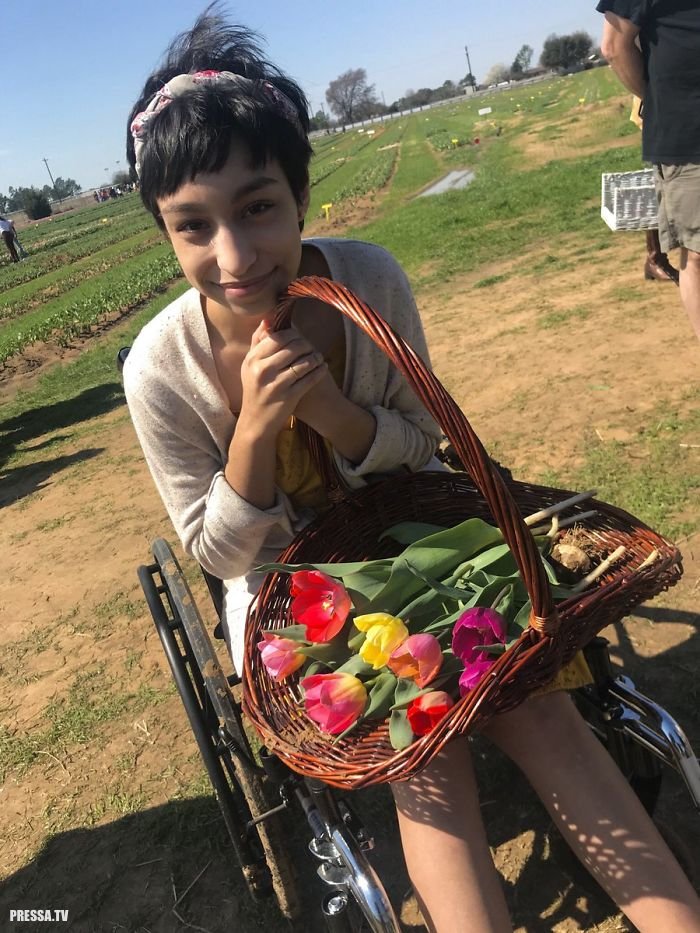 Девушка, прикованная к инвалидному креслу 10 месяцев, всех удивила на выпускном