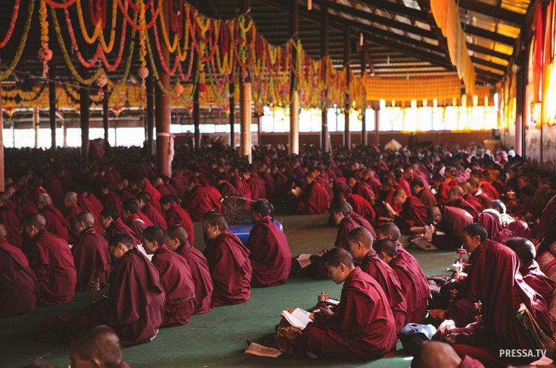 Жизнь буддийского монастыря в фотографиях