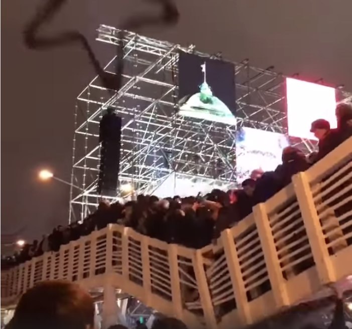 Под гимн и бой курантов в Парке Горького обрушился мост