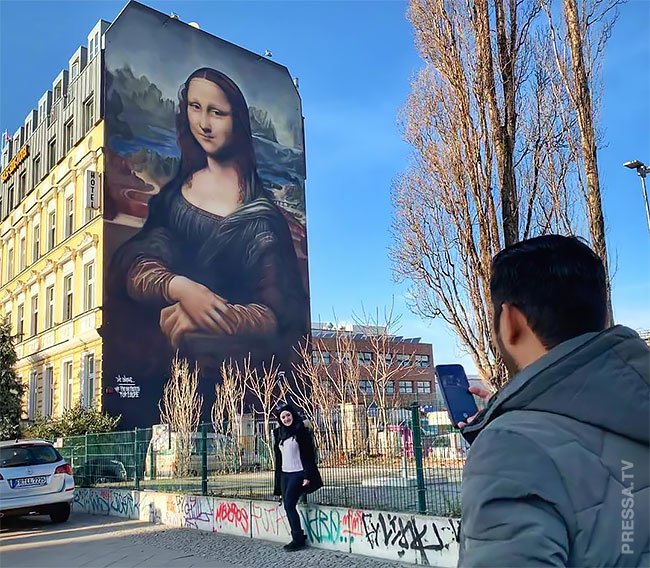 В Берлине появилась гигантская Мона Лиза