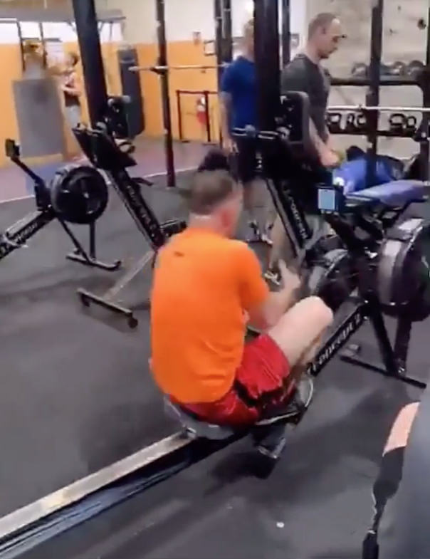 Рыбака видно из далека