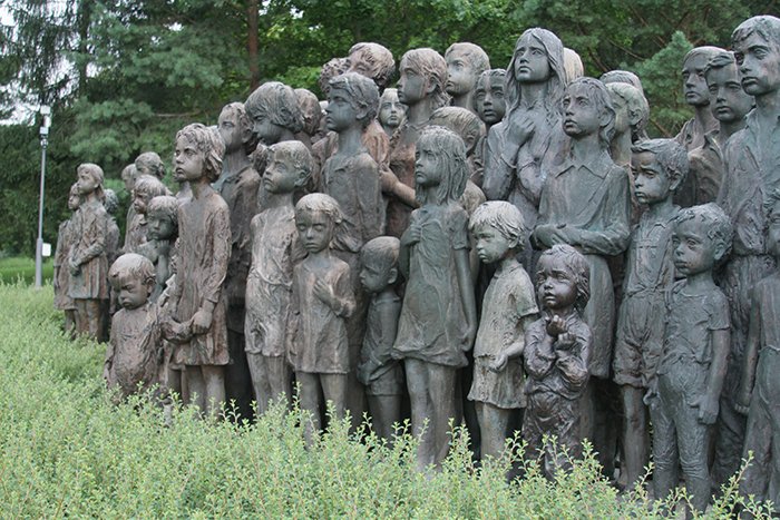 Памятник 82 детям, убитым нацистами в Чешской Республике