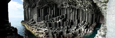 Удивительная пещера Фингала в Шотландии