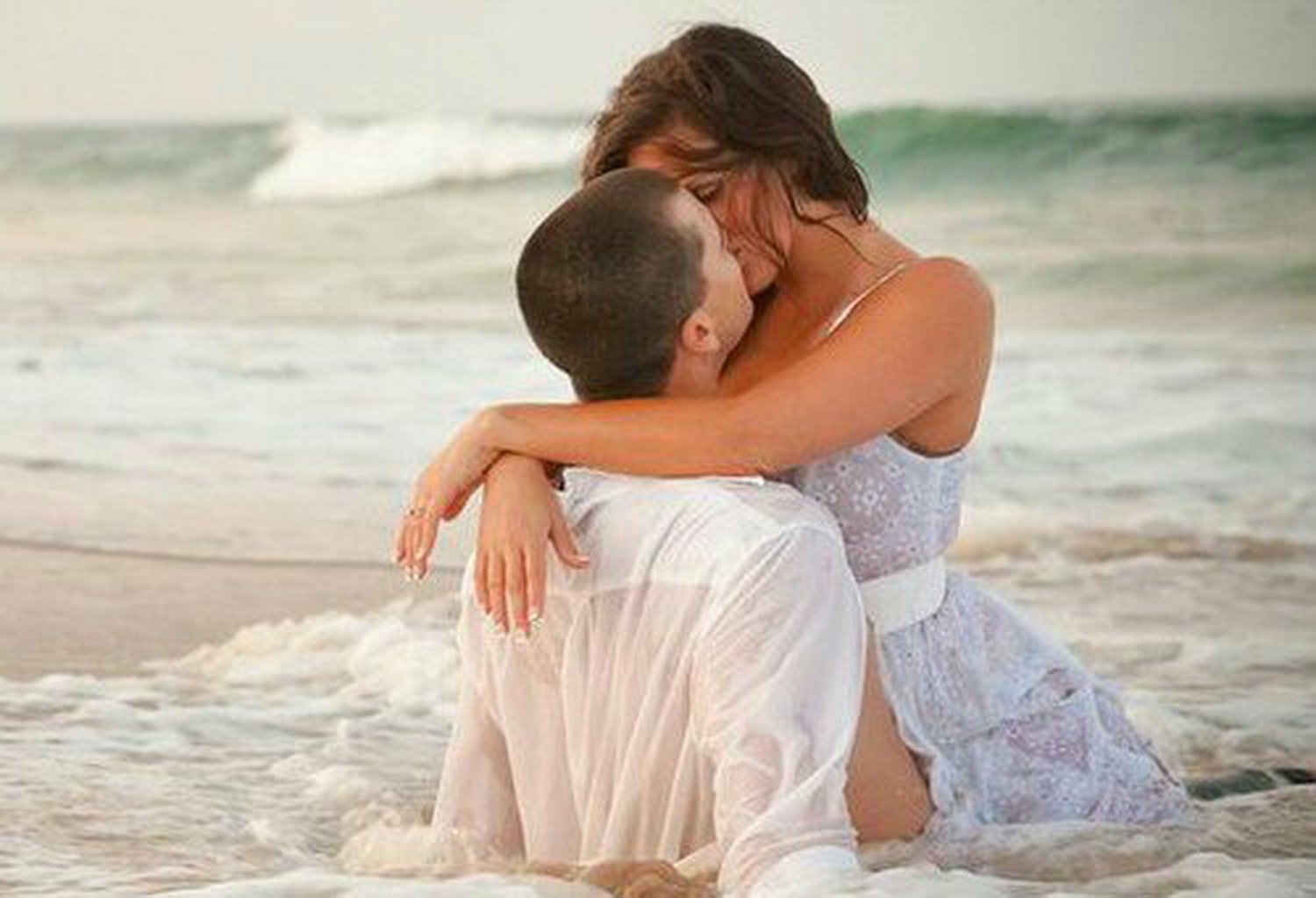 Мечты помогают жить. Влюбленные на море. Нежность пляж. Любовь и отношения картинки для карты желаний. Картинки для карты желаний любовь и брак.