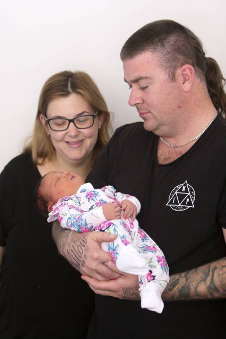 Женщина из Австралии родила девочку, весом 5,88 кг