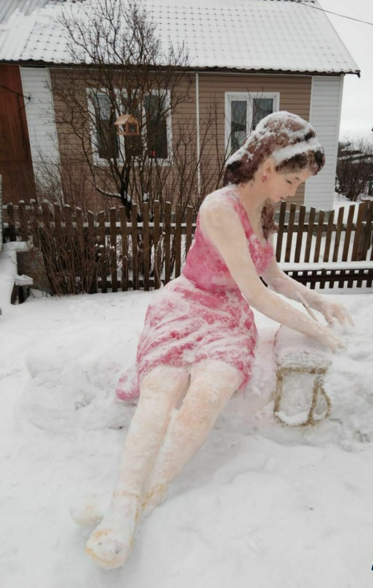 В Кирове слепили самого горячего снеговика в России