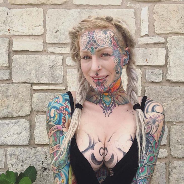 Девушка потратила 50 000 долларов на татуировки и пирсинг, чтобы стать гламурной моделью более, своих, полностью, девушка, сделала, имплантаты, грудные, установила, подписчиковКроме, тысяч, Instagram, преобразований, Германии, операцию, выкладывает, постоянно, Девушка, сделал, татуировку, Первую