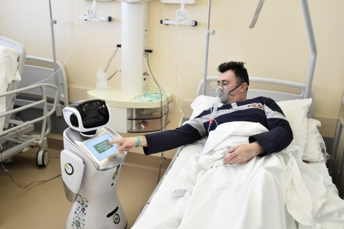 Роботы в итальянской больнице