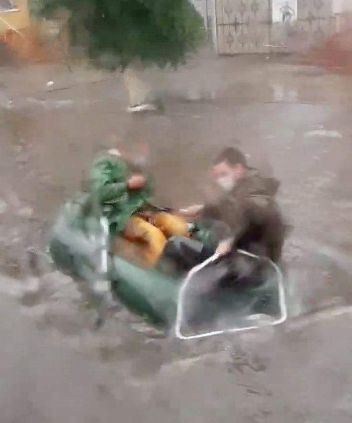 Проливные дожди затопили Брянск