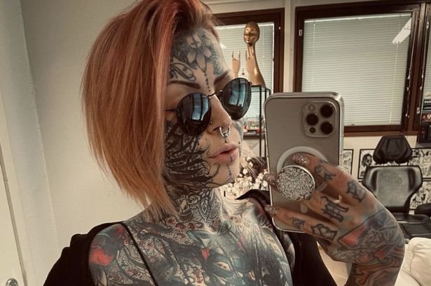 Александра Жасмин из Финляндии делится фотографиями своих сотен татуировок