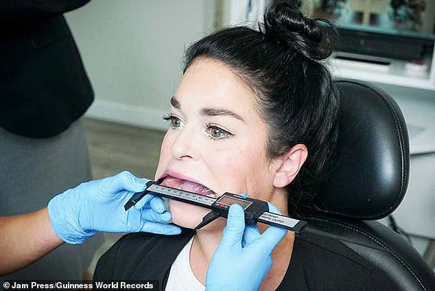 Новый рекорд Гиннесса: Самый большой в мире женский рот