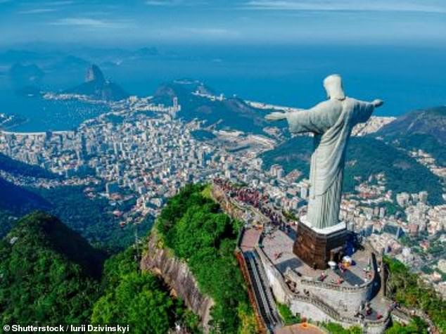 Двое туристов арестованы за то, что поднялись на статую Христа-Искупителя в Бразилии