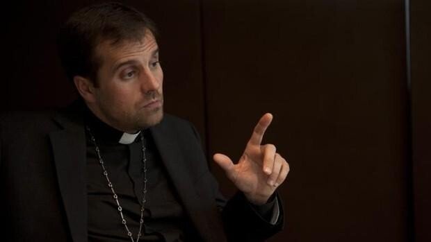 Испанский епископ подал в отставку из-за любви