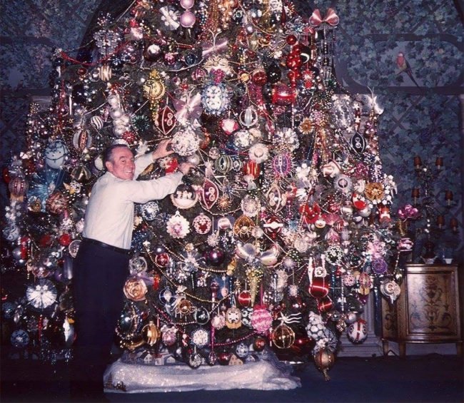 Удивительные винтажные фотографии великолепной (круглогодичной!) Рождественской елки Гарольда Ллойда