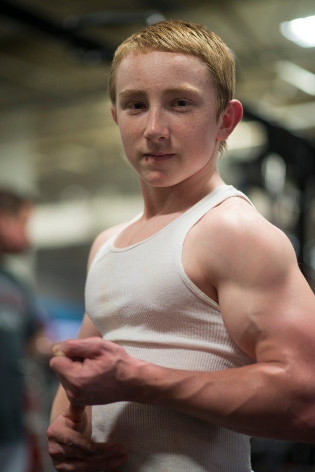 Как выглядит "самый сильный мальчик в мире", который начал заниматься бодибилдингом с 12 лет, семь лет спустя